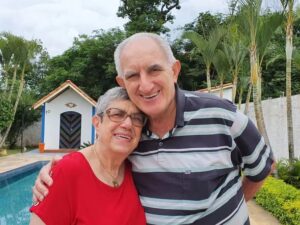  Fazer aniversário não é ficar mais velho, mas agradecer a Deus por mais um ano bem vivido. Fazer aniversário é uma dádiva, é simplesmente dizer que a vida é bela e vale muito a pena ser vivida. Desejamos aos aniversariantes do mês de fevereiro que o seu interior alcance a paz, que sua fé nunca se abale, que nunca perca a esperança e que Deus continue abençoando imensamente sua vida mostrando o melhor caminho e te fazendo merecedor de grandes realizações. Parabéns e muitas felicidades!